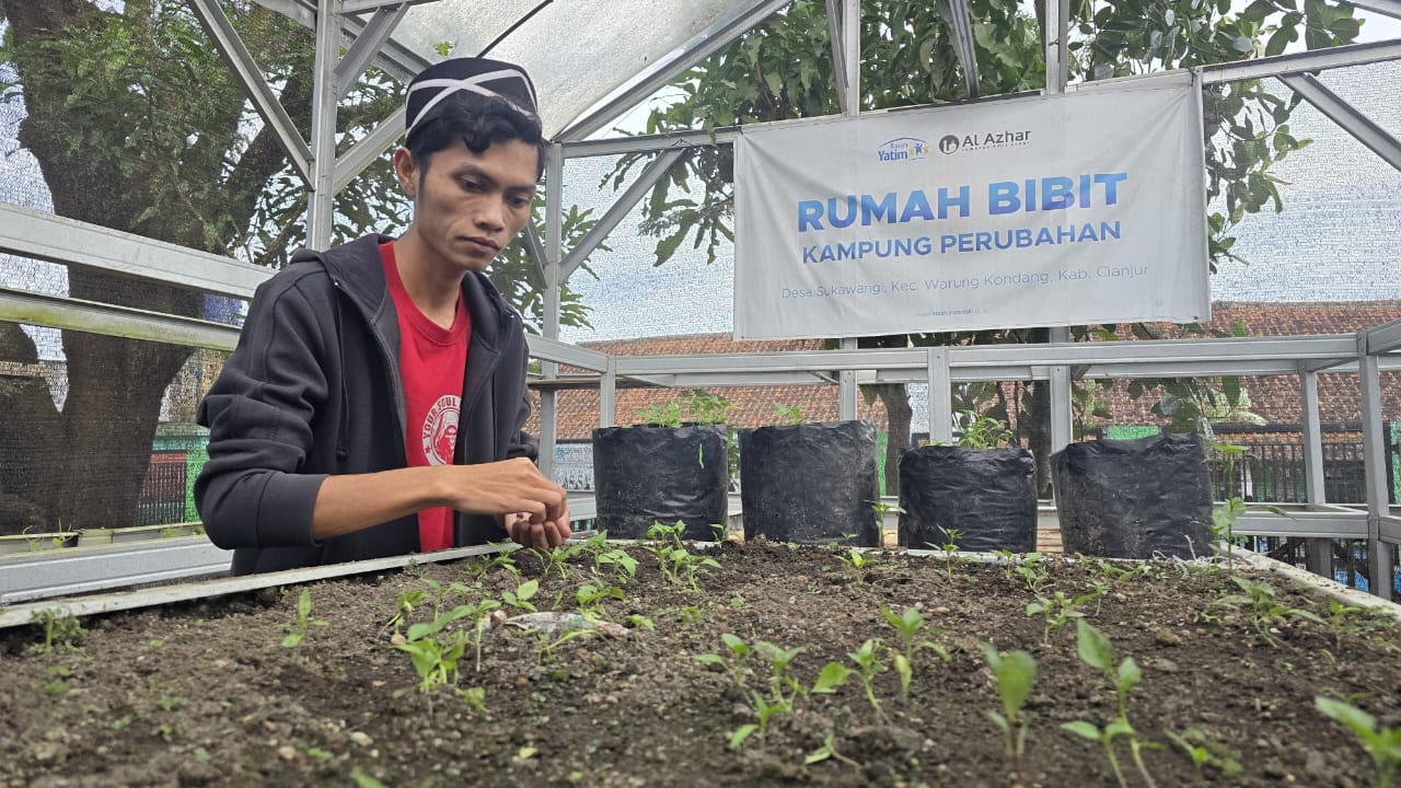 Bangkit dari Reruntuhan: Kiprah Kang Ridwan di Cianjur